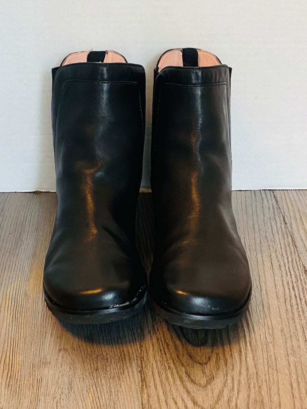 Taryn Rose, Women Black Leather Flat Zip Ankle Boots, 7.5 M.